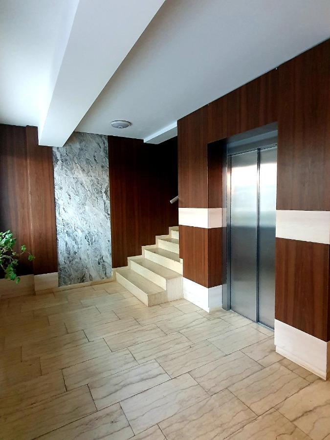 'Just Like Home' Apartment - With Private Parking Place Galaţi Exterior foto